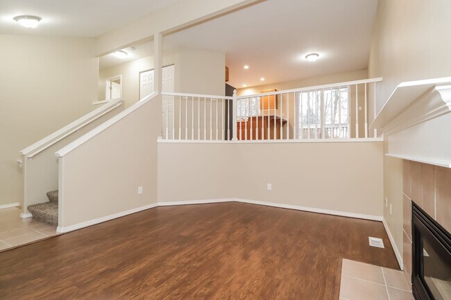 Photo - 8611 8th St SE