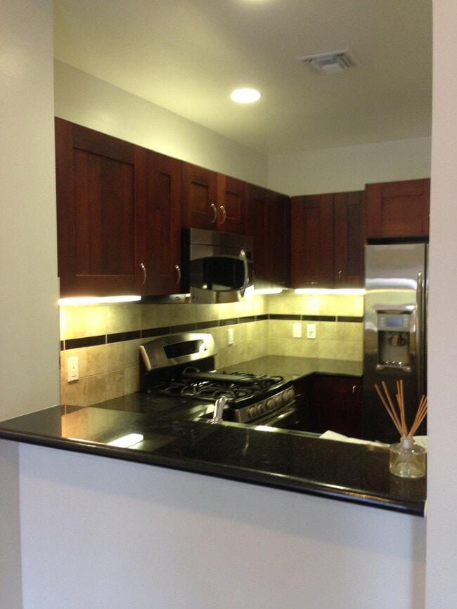 Photo - 125 N Raymond Ave