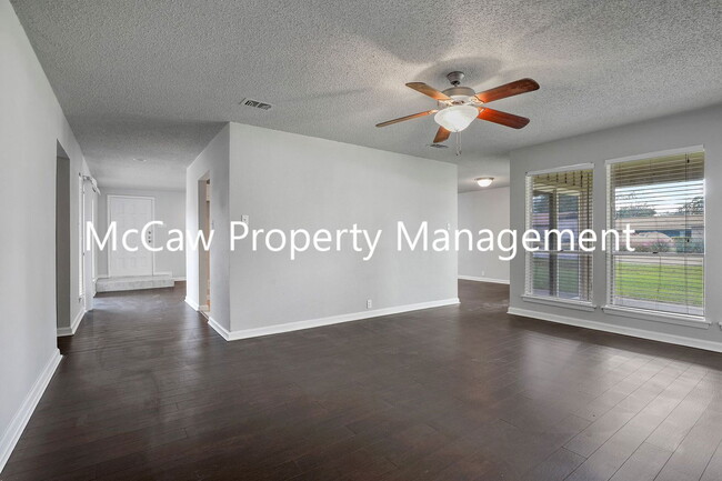Photo - 1736 Brown Trail