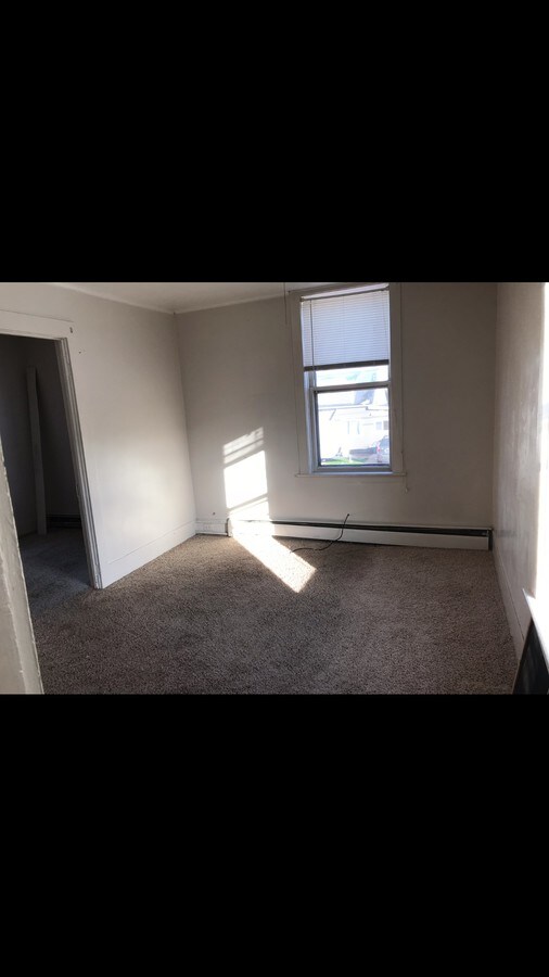 Living Room - 342 Gold St Unit Apt 3