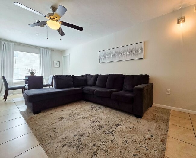 Photo - 3800 SW 20th Ave Unidad 206B