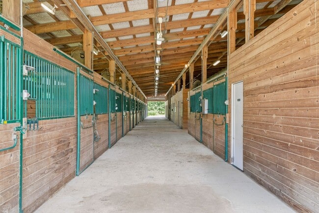 Photo - 21-acre equestrian facility - Just 20 miles from DC!