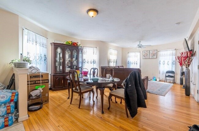 Photo - 10 Lucian St Unit 3rd floor