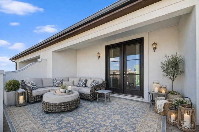 Photo - 705 Delano St