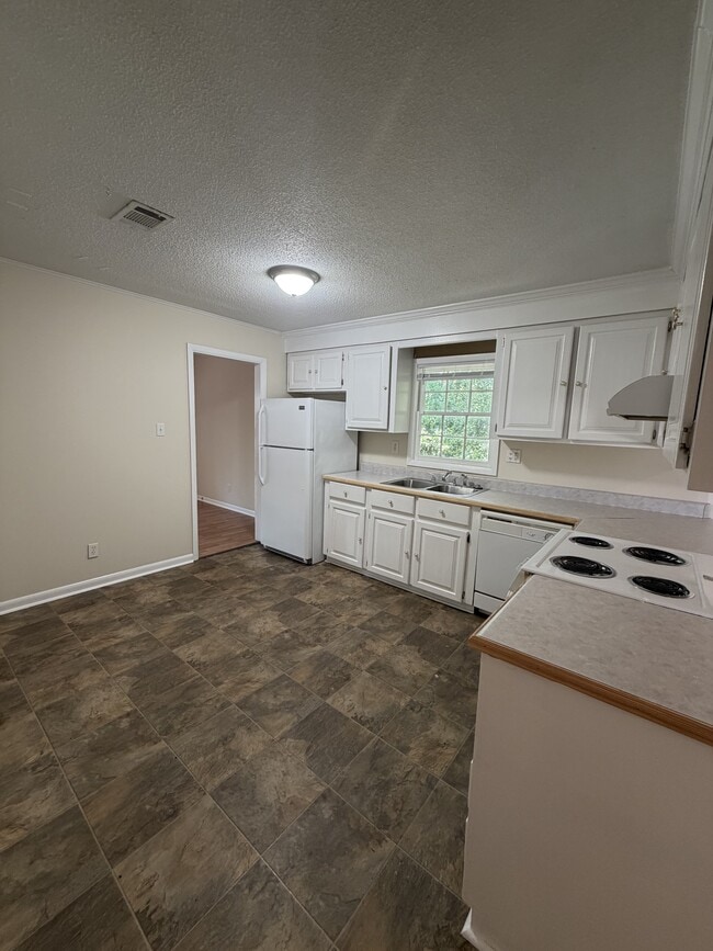 Photo - 106 Scarborough Rd