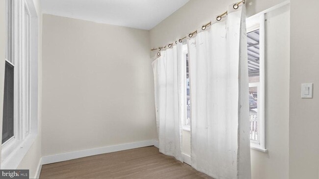 Photo - 5981 N 21st St