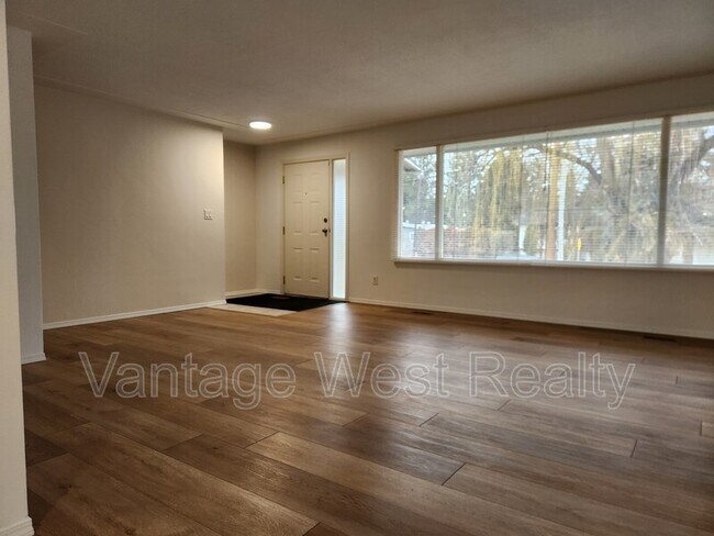 Photo - 679 McClure Rd