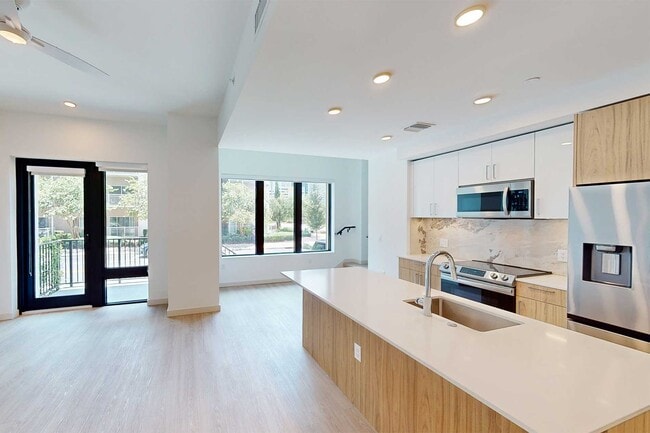 101 N Meridian