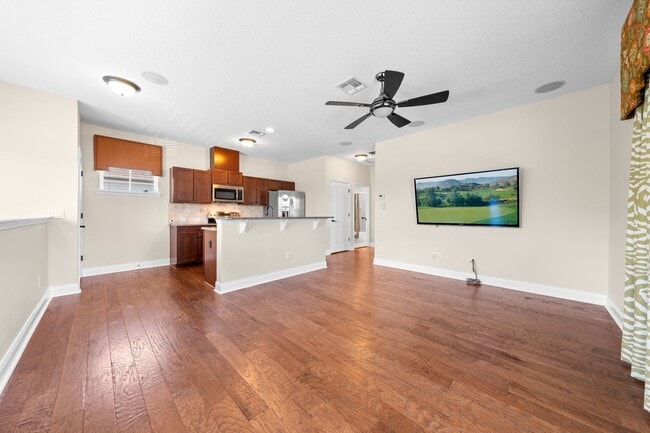 Photo - Stunningly Beautiful and Stylish Garage Apartment ~