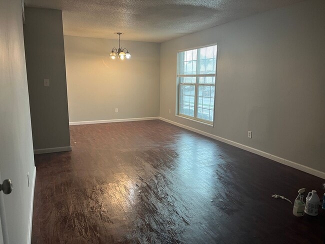 Building Photo - 2219 Jonathan Dr NW Unit Apartment D