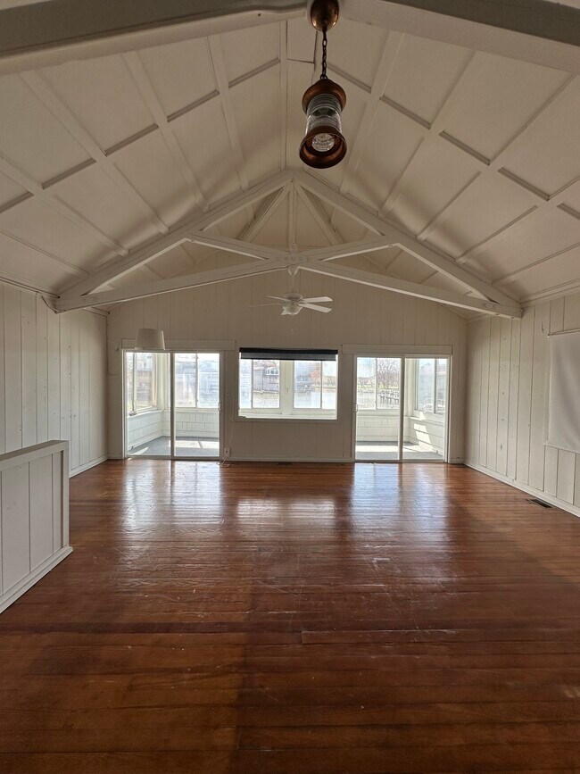 Photo - 852 Beach Rd