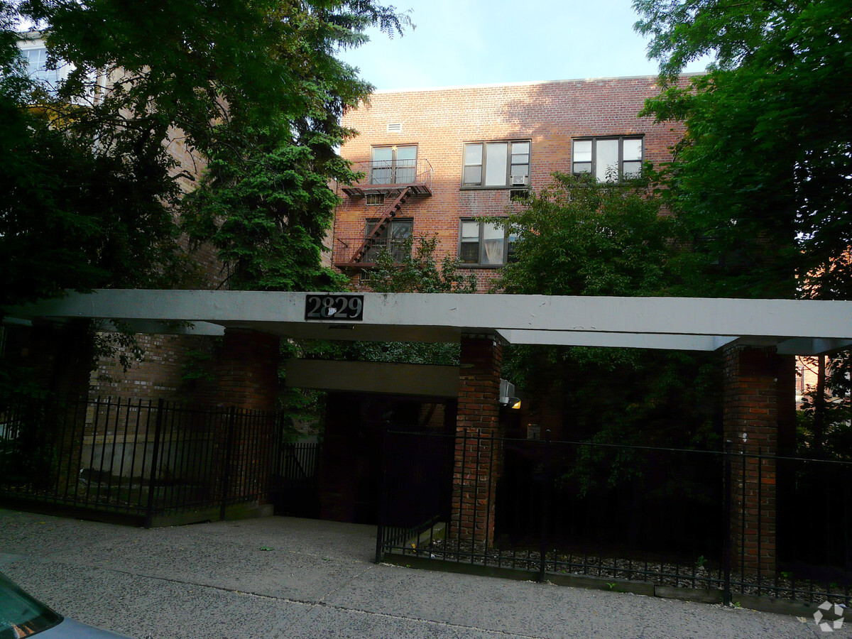 2829 Sedgwick Ave - 2829 Sedgwick Ave Apartments