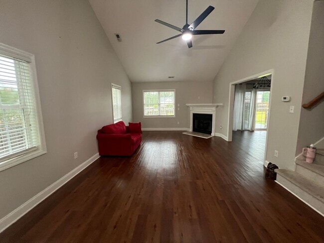 Photo - 314 Springcreek Ct