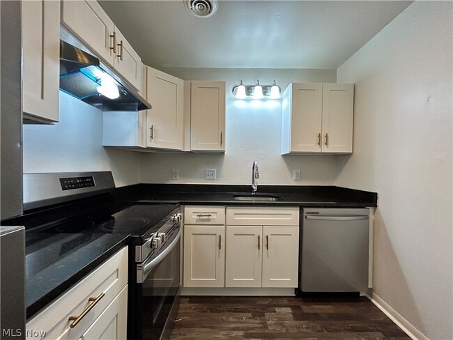Photo - 4313 Earl Dr Unit B7