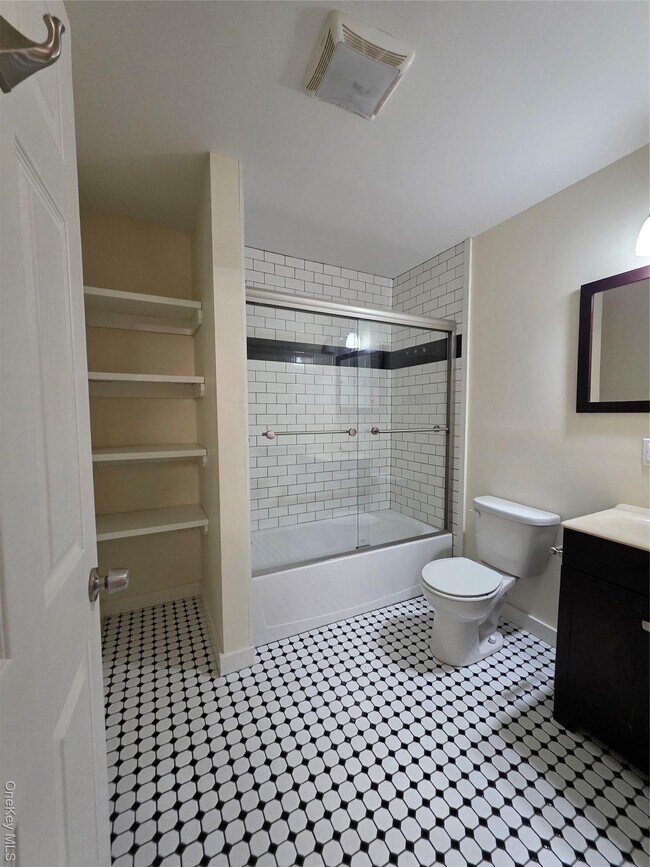 Photo - 231 Reynolds Rd Unit 9