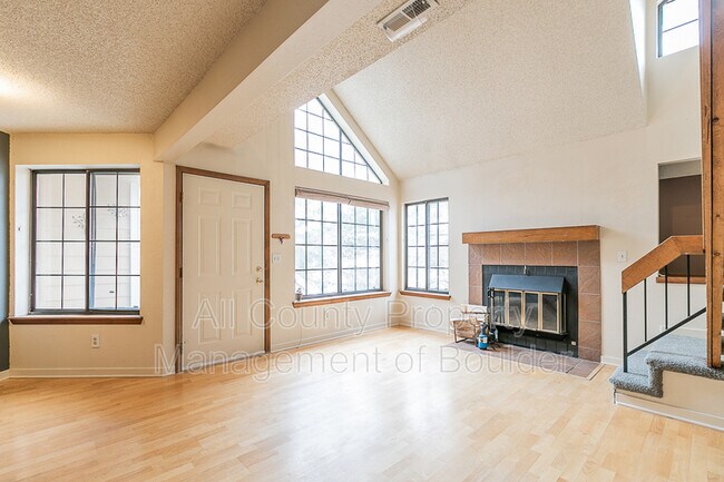 Photo - 5908 Gunbarrel Ave Unidad B