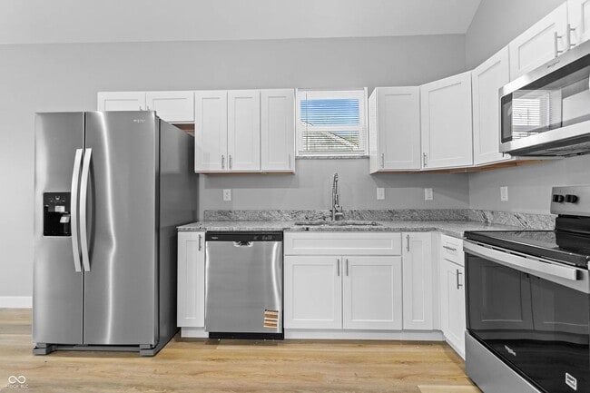 Photo - 3365 Broadway St