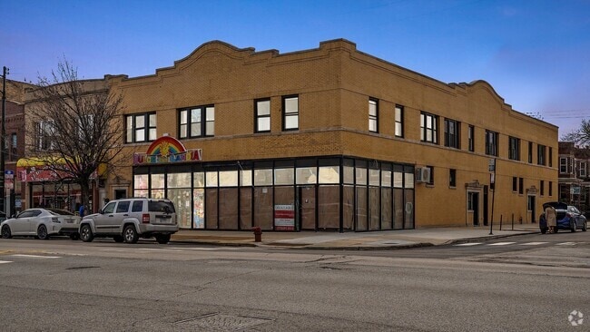 Building Photo - 2355 W Fullerton Ave Rental