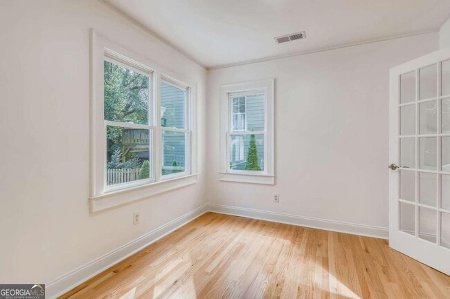 Photo - 1253 Francis St NW