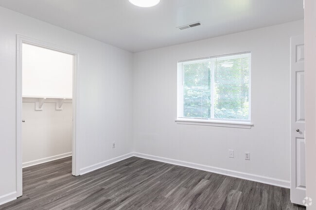 1BR + Bonus, 1BA - 1025SF - Sunrise Terrace