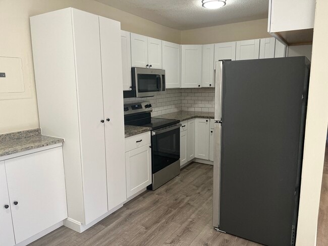 Photo - 221 Rock St Unit F1