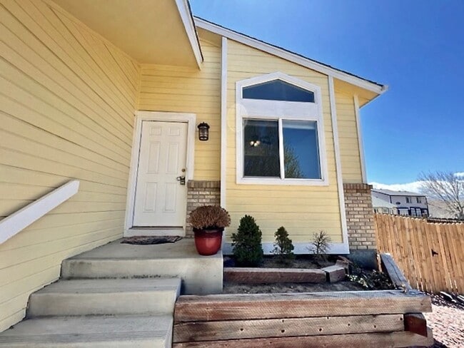 Photo - 4 Bedroom Home in Pronghorn Glen with Mountain Views
