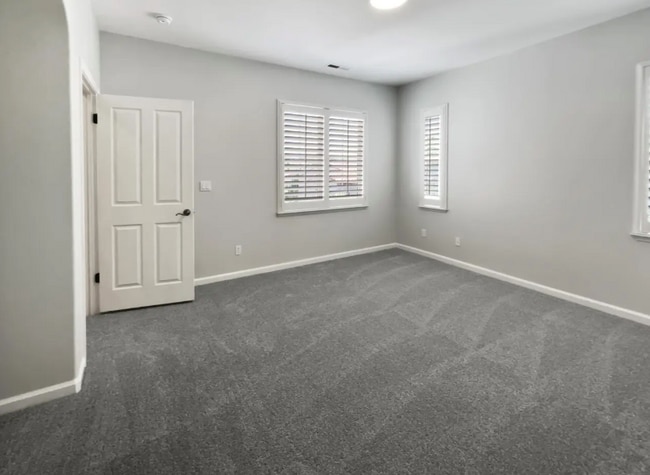 Photo - 3221 Browntail Way