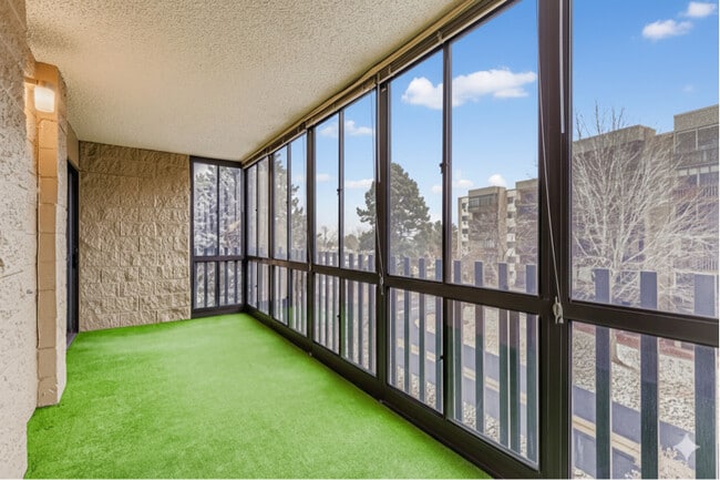 Photo - 14102 E Linvale Pl Unidad 302