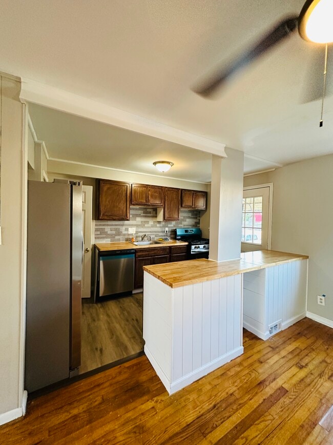 Photo - 7444 Berkshire Rd