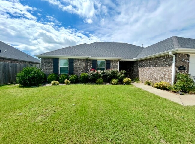 Photo - Gorgeous Home with Vaulted Ceilings and Large Fenced Yard! Spacious 3 Bedroom and 2 Bath Home!