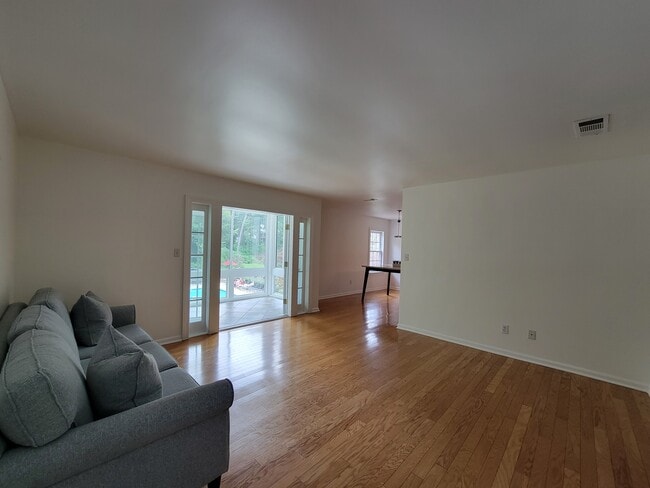 Photo - 1445 Monroe Dr NE Unidad C46 Rental