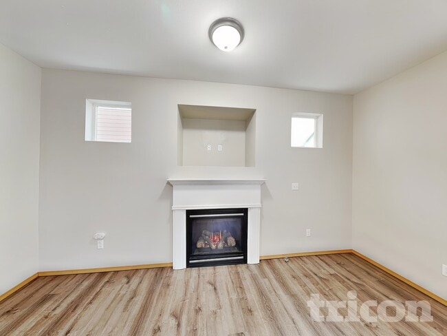 Photo - 6901 41st St E