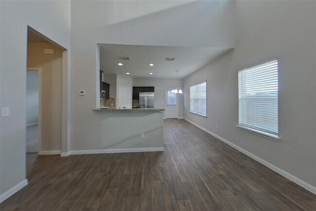 15012 Custis Ln
