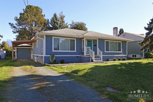 Photo - Charming & Spacious 4-Bedroom Character Ho... Unit House