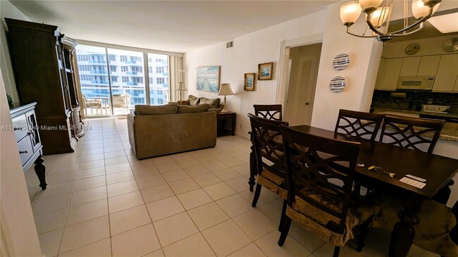 Photo - 5151 Collins Ave Condominio Unidad 826