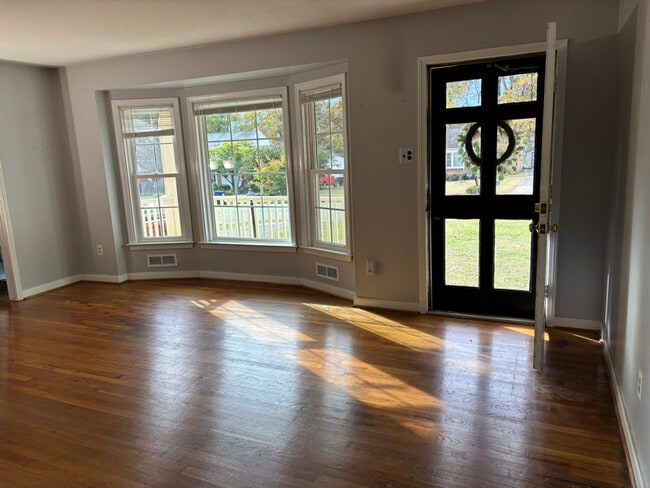 Photo - 11510 Crofton Ln