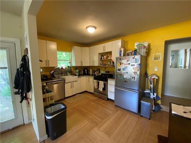 Photo - 2409 E 9th St