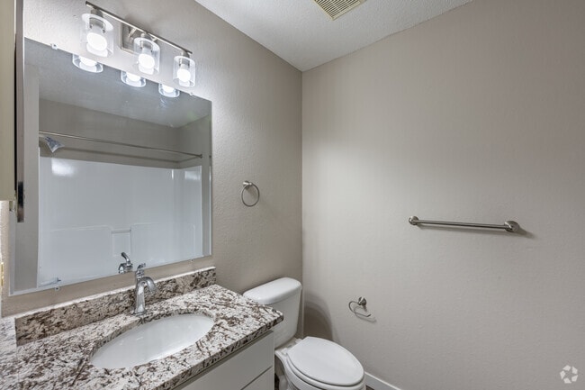 2BR, 2BA - 838SF - Side-By-Side - Bathroom - Cottages of Stillwater