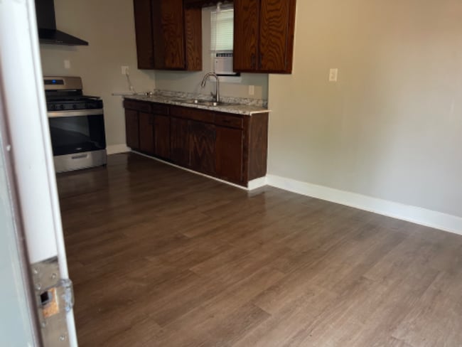 Photo - 213 Munson St