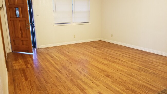 Building Photo - 5313 23rd St Rental
