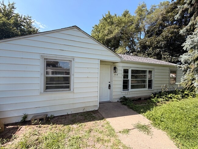 Building Photo - 518 16th Ave
