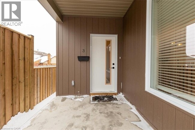 Photo - 2 Pipers Green Ct