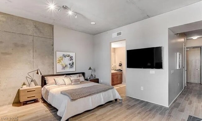 Photo - 353 E Bonneville Ave Unidad 802