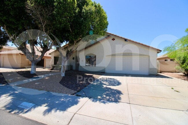 Photo - 511 E Pinto Dr House