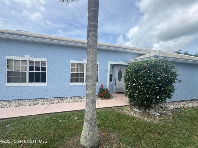 Photo - 1996 Sugarberry Ct NE