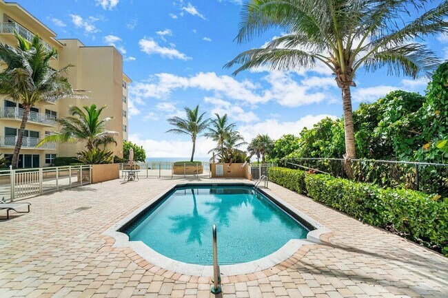 Photo - 1/1 Condo on the Beach