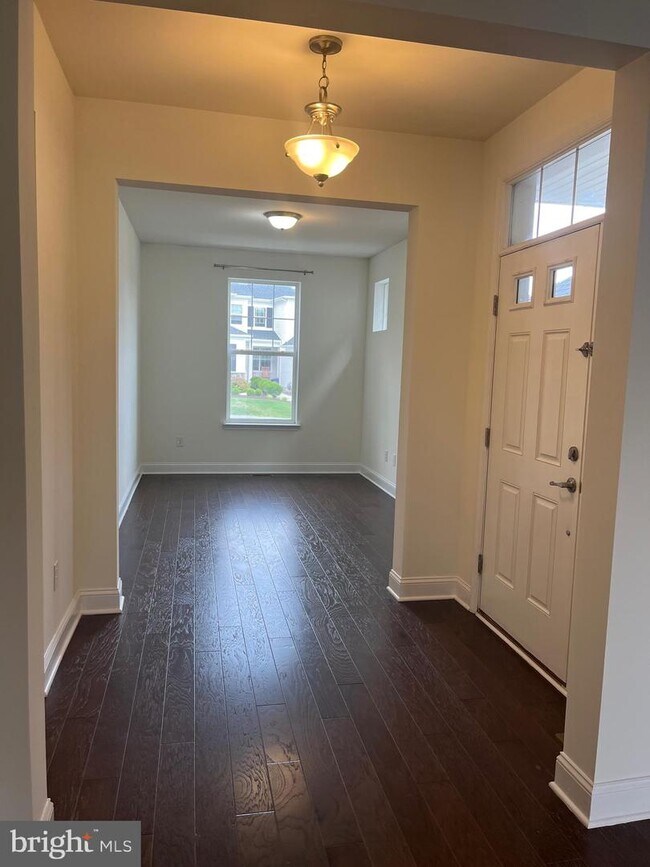 3414 Bergamont Wy