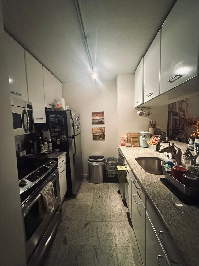 Photo - 4 Martine Ave