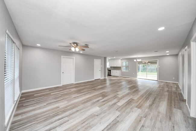 Photo - 7922 Sheree St