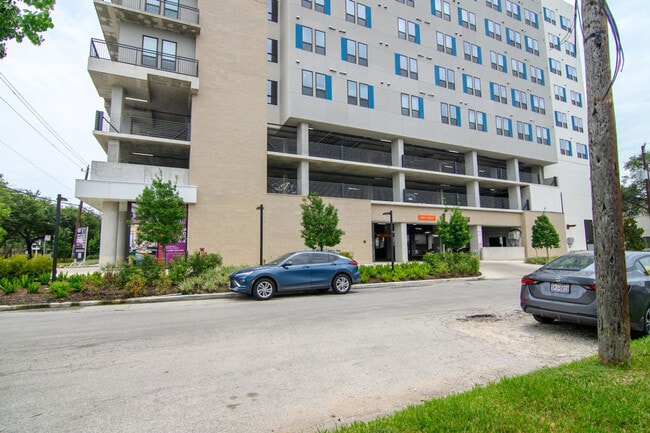 Photo - 701 Richmond Ave Unit SI ID1335748P
